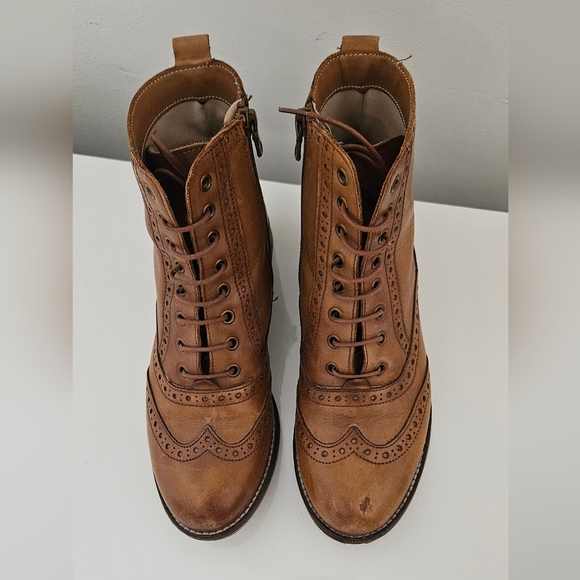 Leather brogues ankle boots - Picture 4 of 4